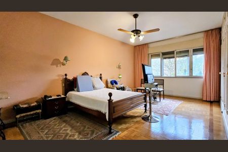 Casa à venda com 370m², 4 quartos e 4 vagas Casa à venda com 370m², 4 quartos e 4 vagasFoto 38