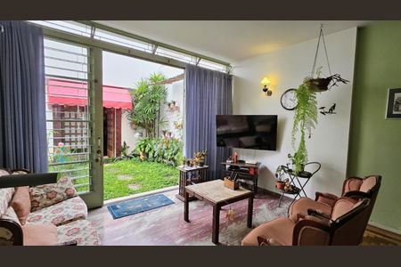 Casa à venda com 370m², 4 quartos e 4 vagas Casa à venda com 370m², 4 quartos e 4 vagasFoto 07