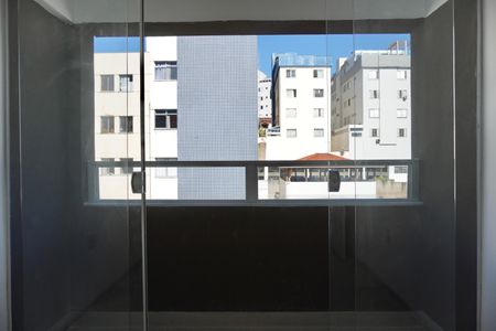 Apartamento à venda com 75m², 3 quartos e 2 vagasQuarto 2 - Varanda