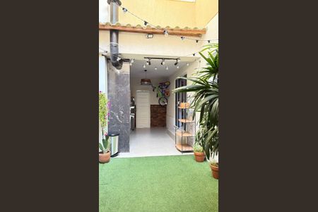 Casa de condomínio à venda com 232m², 3 quartos e 1 vagaÁrea externa