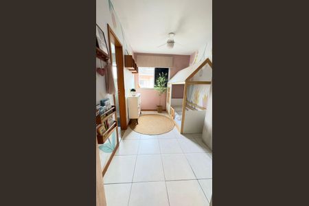 Quarto de casa de condomínio à venda com 3 quartos, 232m² em Freguesia (Jacarepaguá), Rio de Janeiro