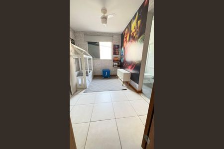 Casa de condomínio à venda com 232m², 3 quartos e 1 vagaQuarto