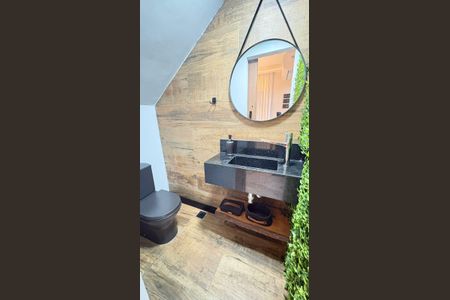 Casa de condomínio à venda com 232m², 3 quartos e 1 vagaLavabo