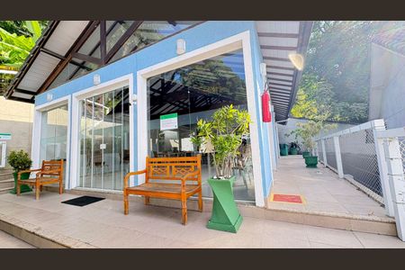 Casa de condomínio à venda com 232m², 3 quartos e 1 vagaÁrea externa