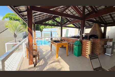 Casa de condomínio à venda com 232m², 3 quartos e 1 vagaÁrea externa