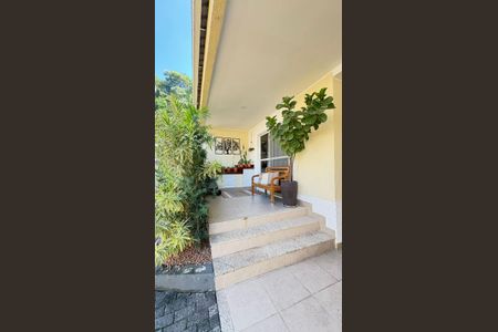 Casa de condomínio à venda com 232m², 3 quartos e 1 vagaÁrea externa