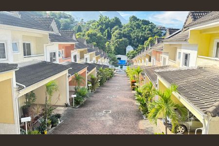 Casa de condomínio à venda com 232m², 3 quartos e 1 vagaVista da janela