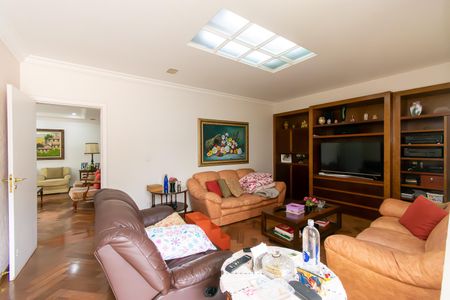 Casa para alugar com 500m², 5 quartos e 4 vagasSala de Tv