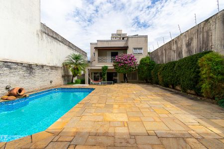 Casa para alugar com 500m², 5 quartos e 4 vagasPiscina