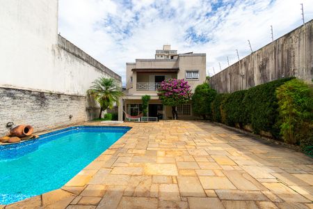 Casa para alugar com 500m², 5 quartos e 4 vagas Casa para alugar com 500m², 5 quartos e 4 vagasPiscina