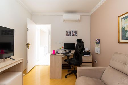 Casa para alugar com 500m², 5 quartos e 4 vagasEscritório 2