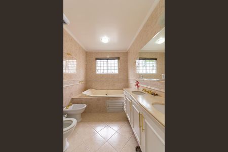 Casa para alugar com 500m², 5 quartos e 4 vagasBanheiro da Suíte  3