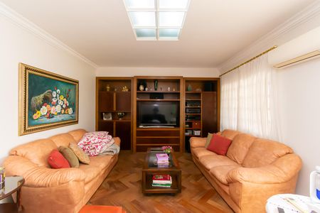 Casa para alugar com 500m², 5 quartos e 4 vagasSala de Tv