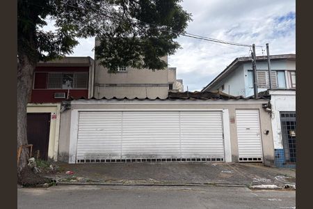 Casa para alugar com 500m², 5 quartos e 4 vagas Casa para alugar com 500m², 5 quartos e 4 vagasFachada