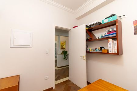 Casa para alugar com 500m², 5 quartos e 4 vagasEscritório