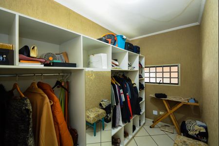 Casa para alugar com 214m², 3 quartos e 3 vagasCloset da suíte