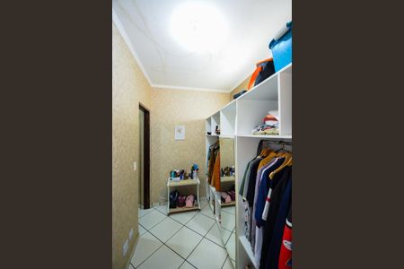 Casa para alugar com 214m², 3 quartos e 3 vagasCloset da suíte