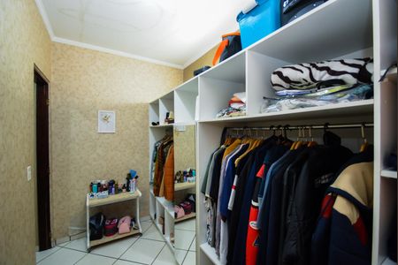 Casa para alugar com 214m², 3 quartos e 3 vagasCloset da suíte