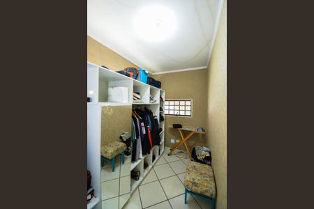 Casa para alugar com 214m², 3 quartos e 3 vagasCloset da suíte