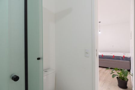 Banheiro de kitnet/studio para alugar com 1 quarto, 24m² em Vila Buarque, São Paulo