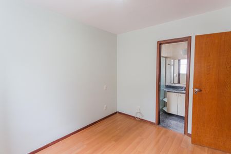 Apartamento para alugar com 80m², 3 quartos e 1 vaga Apartamento para alugar com 80m², 3 quartos e 1 vagaSuíte