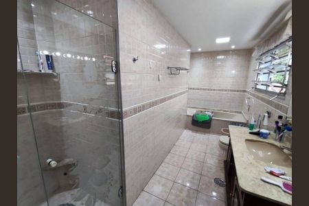 Casa à venda com 3 quartos, 200m² em Vila Gomes, São Paulo