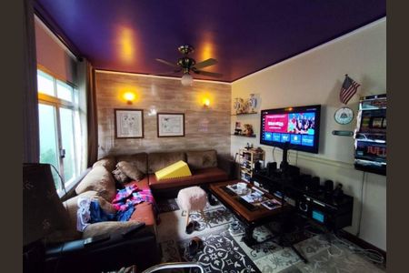 Casa à venda com 3 quartos, 200m² em Vila Gomes, São Paulo