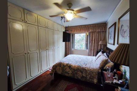 Casa à venda com 3 quartos, 200m² em Vila Gomes, São Paulo