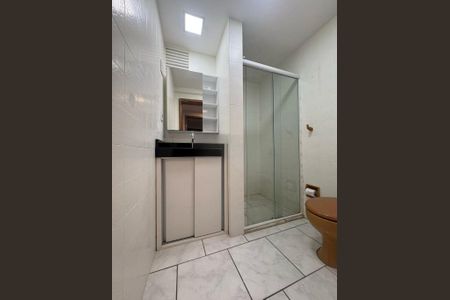 Banheiro de apartamento para alugar com 1 quarto, 32m² em Centro Histórico, Porto Alegre