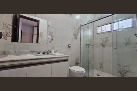 Casa à venda com 303m², 4 quartos e 2 vagas