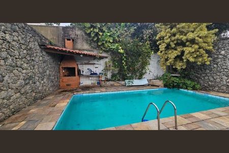 Casa à venda com 303m², 4 quartos e 2 vagas