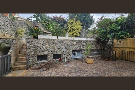 Casa à venda com 303m², 4 quartos e 2 vagas