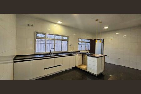 Casa à venda com 303m², 4 quartos e 2 vagas