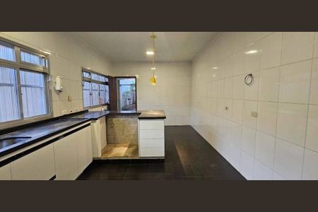 Casa à venda com 303m², 4 quartos e 2 vagas