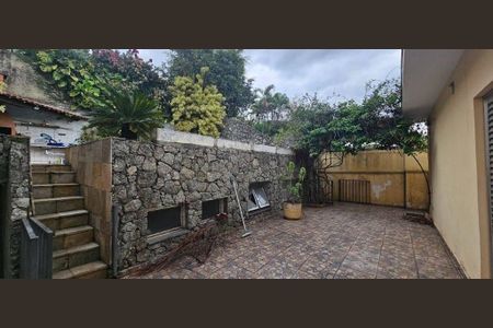 Casa à venda com 303m², 4 quartos e 2 vagas