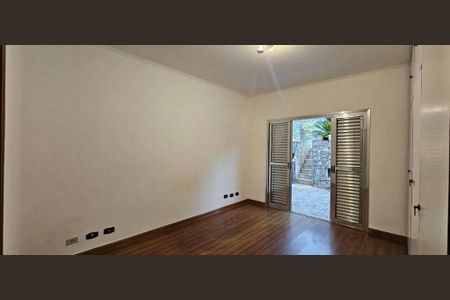 Casa à venda com 4 quartos, 303m² em Cidade São Francisco, São Paulo