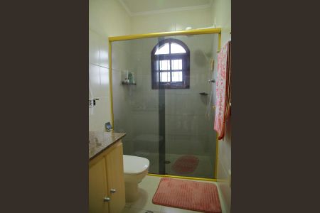 Casa à venda com 211m², 3 quartos e 3 vagasBanheiro da Suíte 1 