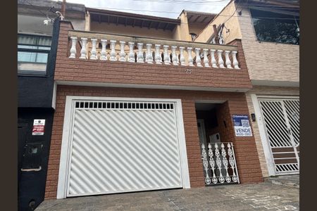 Casa à venda com 211m², 3 quartos e 3 vagasFachada 