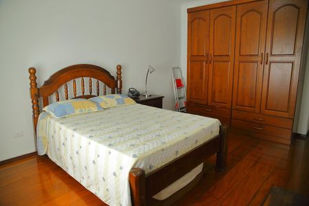 Casa à venda com 211m², 3 quartos e 3 vagasSuíte 2 