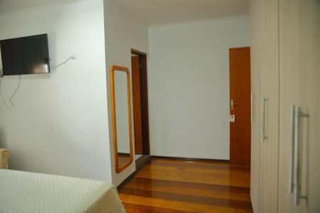 Casa à venda com 211m², 3 quartos e 3 vagasSuíte 1 