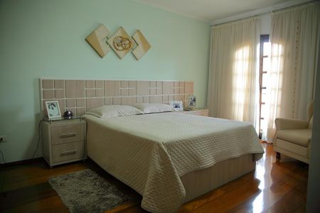 Casa à venda com 211m², 3 quartos e 3 vagasSuíte 1 