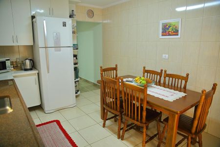 Casa à venda com 211m², 3 quartos e 3 vagasCozinha 