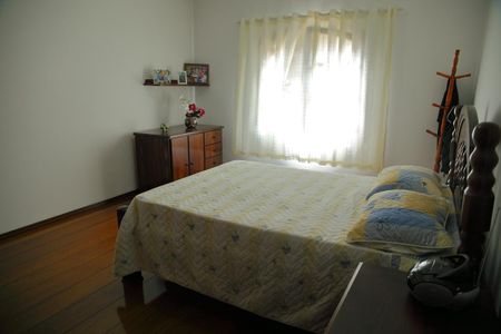 Casa à venda com 211m², 3 quartos e 3 vagasSuíte 2 
