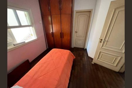 Casa à venda com 236m², 4 quartos e 4 vagas