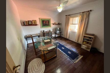 Casa à venda com 236m², 4 quartos e 4 vagas