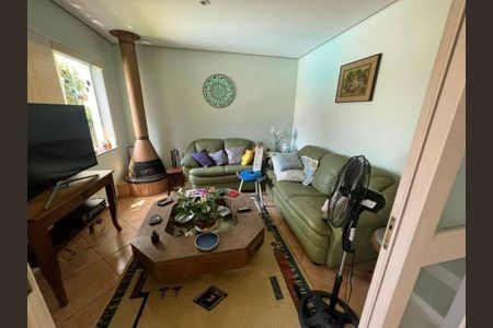 Casa à venda com 236m², 4 quartos e 4 vagas