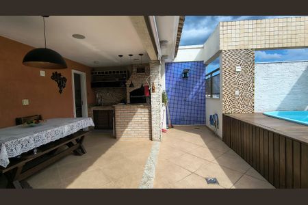 Apartamento à venda com 208m², 2 quartos e 2 vagas Apartamento à venda com 208m², 2 quartos e 2 vagasCobertura