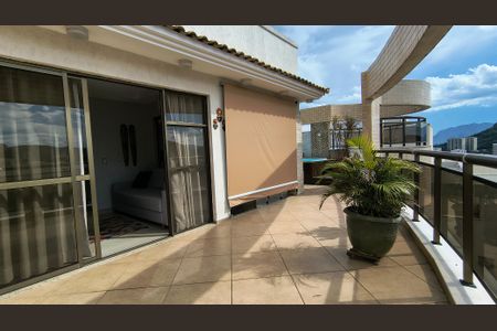 Apartamento à venda com 208m², 2 quartos e 2 vagasCobertura 