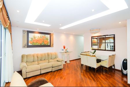 Apartamento à venda com 86m², 2 quartos e 2 vagasSala