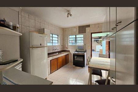 Casa à venda com 3 quartos, 160m² em Jardim Peri Peri, São Paulo